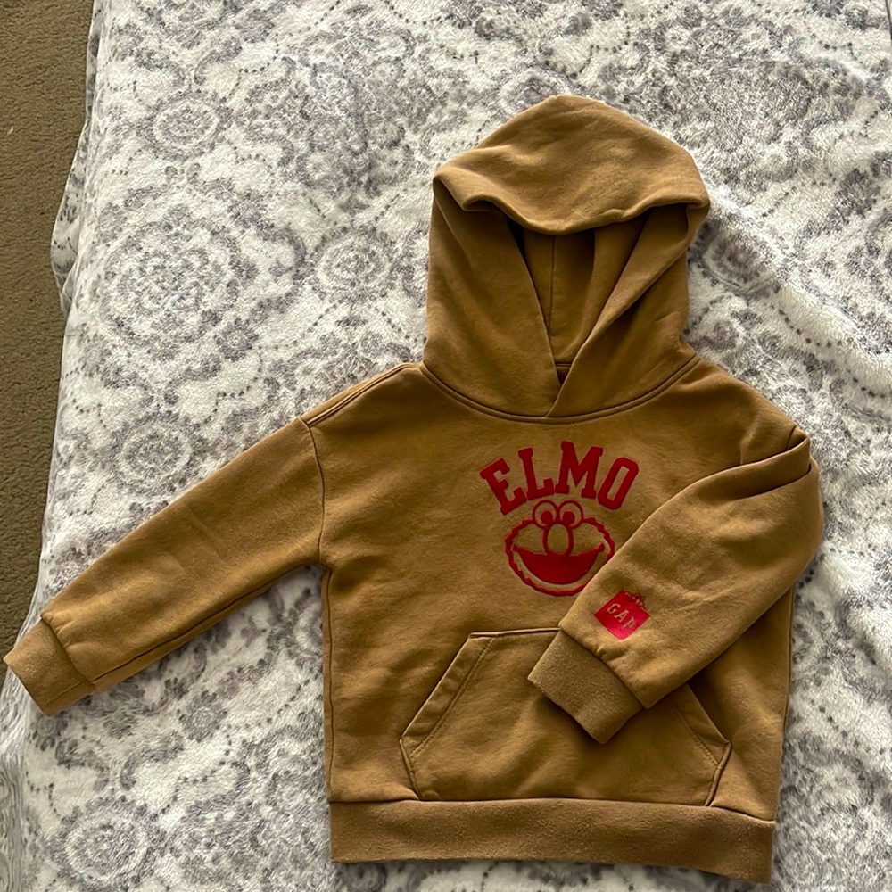 3T GAP Elmo toddler sweatshirt. Perfect Condition. Thick hood, soft material.